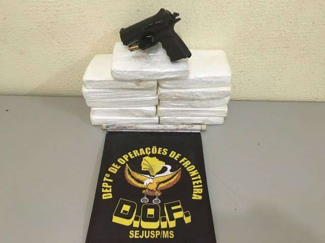 Traficante foge de bloqueio e morre durante troca de tiros com a policia