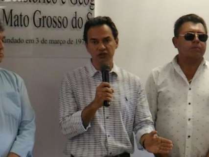 Prefeito participa de congresso nacional de municípios em São Paulo