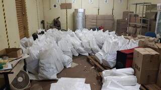 Fardos de maconha encontrados em carga de plásticos recicláveis (Foto: Divulgação)