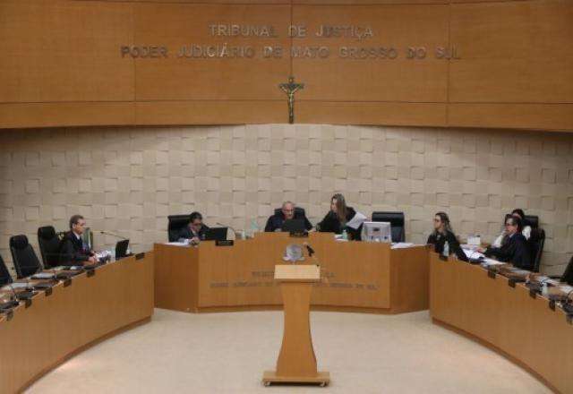 Tribunal de Justi&ccedil;a nega liberdade a professor acusado de abusar de alunas 