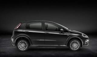 Fiat lança série especial Punto Blackmotion
