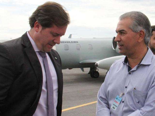 Governador e ministro do Turismo debatem fomento de roteiros na regi&atilde;o