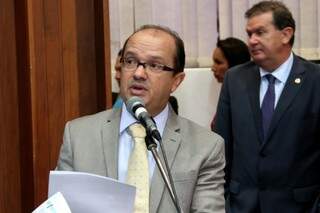 Deputado José Carlos Barbosa, presidente da CCJR, disse que a tendência é devolver a matéria, sem parecer (Foto: Roberto Higa/ALMS)