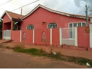 Casa em Rio Verde, que será leiloada no dia 29 em site (Foto: Divulgação)