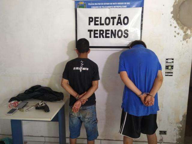 Motorista &eacute; feito ref&eacute;m ap&oacute;s cair no &ldquo;falso frete&rdquo; e dois acabam presos