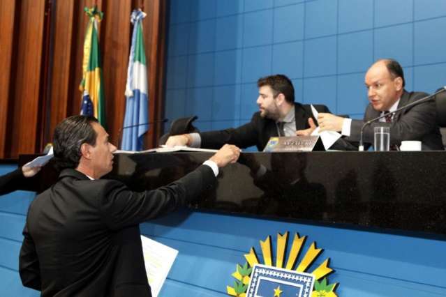 Deputados aprovam parcelamento em dez vezes para d&iacute;vidas de IPVA