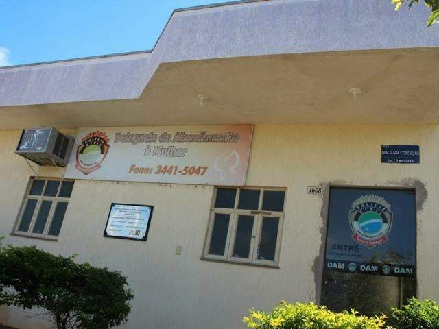 Adolescente de 16 anos &eacute; estuprada em terreno baldio de distrito