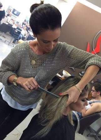 Reclama&ccedil;&atilde;o sobre crise &eacute; grande, mas nada parece afetar sal&otilde;es de beleza