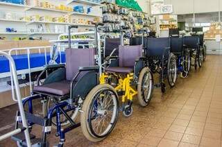 Omegamed tem cadeiras de roda a partir de R$ 330 (Foto: Vanessa Tamires)