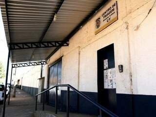 Entrada do Centro de Triagem, onde estão presos provisórios da Lama Asfáltica; detentos de MS não terão seções eleitorais neste ano. (Foto: Arquivo)