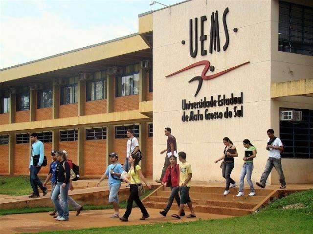Bolsistas aprovados da UEMS devem entregar documenta&ccedil;&atilde;o a partir de amanh&atilde; 