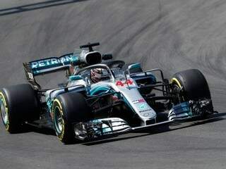Hamilton conseguiu tempo quatro centésimos mais rápido que o colega de equipe. (Foto: AMG Petronas Motorsport/Divulgação)