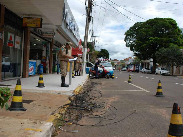  &Ocirc;nibus derruba fios de alta tens&atilde;o na regi&atilde;o central