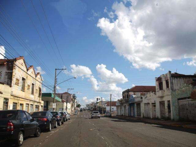 Calor&atilde;o continua e m&aacute;xima prevista &eacute; de 34&ordm;C nesta quarta, informa Inmet