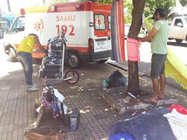 Vendedor ambulante fica ferido ap&oacute;s levar pedrada em briga por ponto