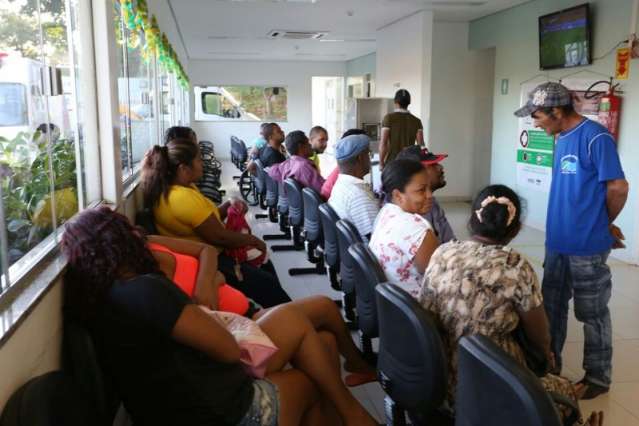No hospital, m&eacute;dicos e pacientes d&atilde;o &ldquo;escapadinha&rdquo; para ver jogo
