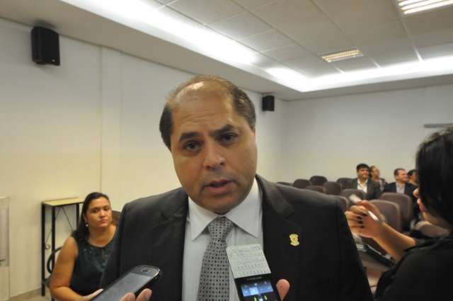 PMDB faz press&atilde;o, mas deve continuar na base de Gilmar Olarte
