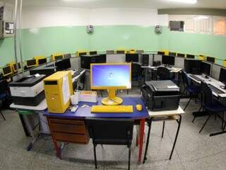 Laboratório de informática instalado em escola estadual reformada para receber alunos em tempo integral (Foto: Governo do Estado/Divulgação)