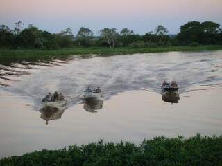 Pescadores em rio de Mato Grosso do Sul 