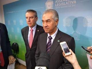 Reinaldo Azambuja (à direita) participou de abertura na Assembleia Legislativa. (Foto: Leonardo Rocha)