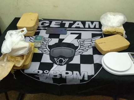 Traficante &eacute; preso com droga avaliada em R$ 200 mil escondida no fog&atilde;o 