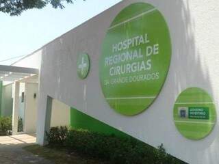 Hospital Regional de Cirurgias, em Dourados, enfrentou problemas com OS. (Foto: Arquivo)
