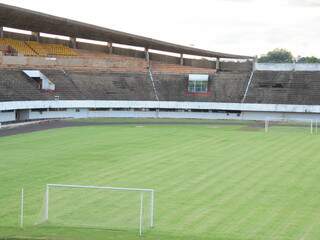 Estádio Morenão ficou um ano interditado para troca completa do gramado. (Foto: Rodrizo Pazinato)