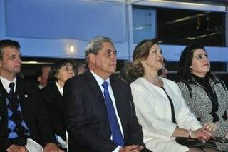 Simone ao lado de Beth Puccinelli e André esta noite no Estoril (Foto: João Garrigó)