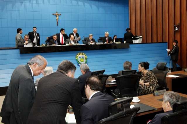 Deputados come&ccedil;am a avaliar a PEC do Limite de Gastos na Assembleia