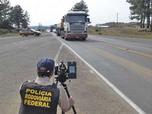 Pol&iacute;cia rodovi&aacute;ria intensifica fiscaliza&ccedil;&atilde;o nas rodovias durante o feriado