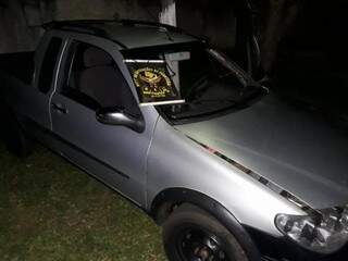 Fiat Strada apreendida pelo DOF, ontem à noite, em Paranhos (Foto: Divulgação)