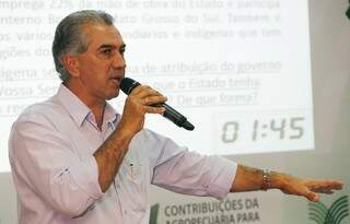 Já Reinaldo Azambuja, do PSDB, aposta no convencimento dos eleitores indecisos para surpreender nas eleições de outubro