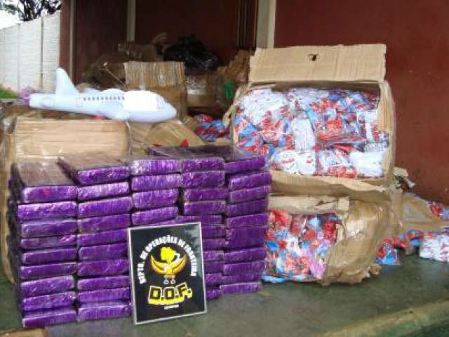  Pol&iacute;cia apreende 82,7 kg de maconha e prende traficante em Dourados