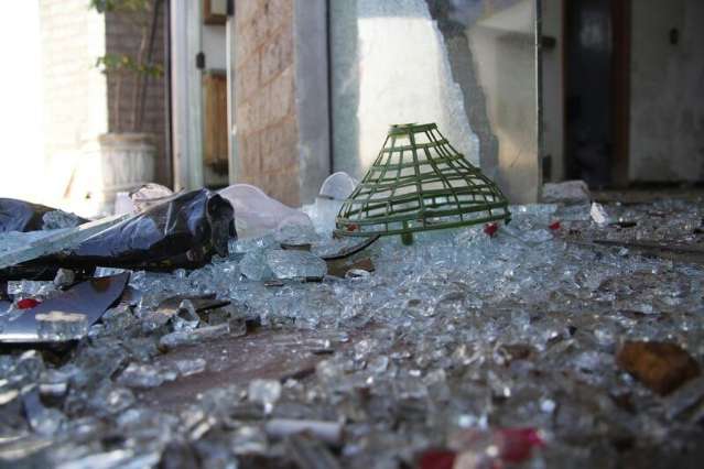 Al&eacute;m de jovem baleado na cabe&ccedil;a, confus&atilde;o em baile funk destruiu casa