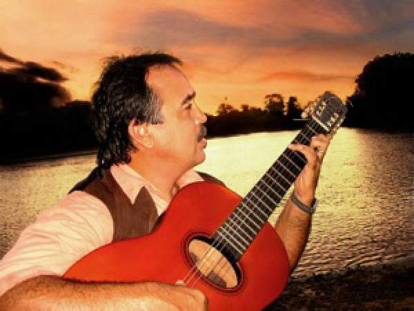  Guilherme Rondon faz show voz e viol&atilde;o com v&aacute;rios convidados hoje na Capital