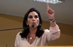 Vereadores cobram do diret&oacute;rio do PMDB medidas contra Luiza Ribeiro