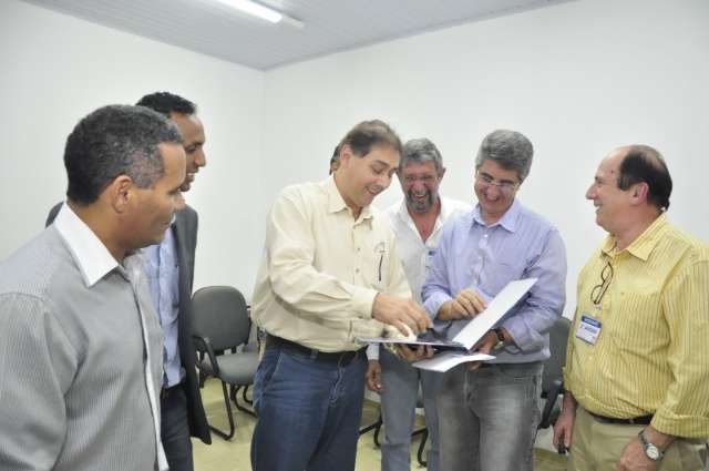 Bernal se re&uacute;ne com empres&aacute;rios e promete apoio a shopping das Moreninhas