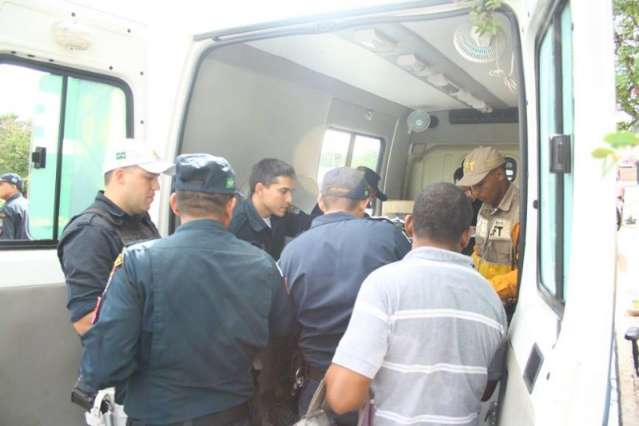 Pol&iacute;cia de Tr&acirc;nsito intensifica blitze e mira licenciamento em atraso