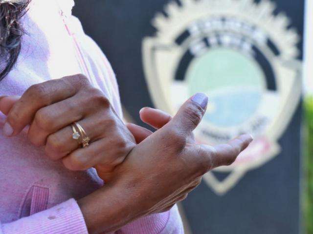 Diarista tem moto furtada e penhorada em boca de fumo por pastor