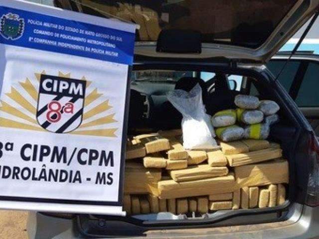 Mulher &eacute; presa com mais de 300 quilos de maconha, coca&iacute;na e skunk na BR-060