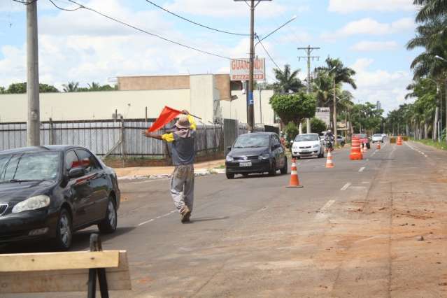 Ap&oacute;s quase uma d&eacute;cada, prefeitura inicia obra para acabar com eros&atilde;o