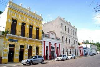 O Casario de Corumbá na cor amarela (Foto: Prefeitura de Corumbá)