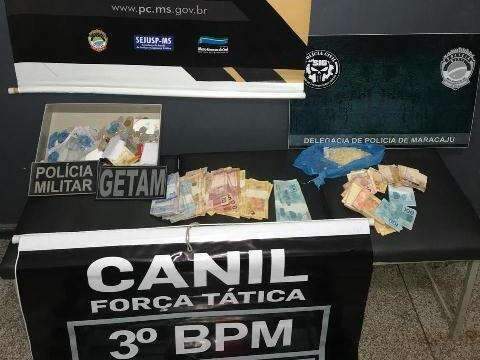 Pol&iacute;cia deflagra opera&ccedil;&atilde;o e prende cinco pessoas com drogas e celulares