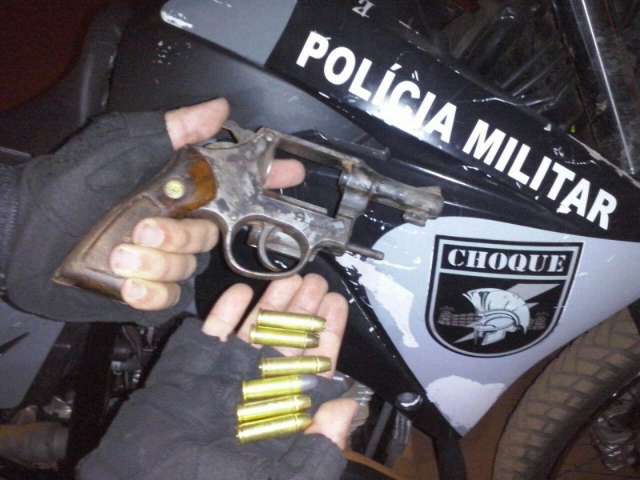 Flagrado com rev&oacute;lver, jovem confessa assassinato no Jardim Noroeste 