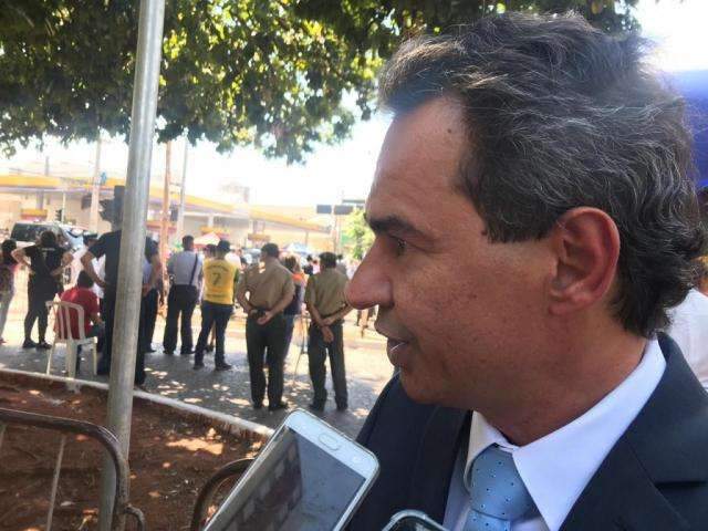Comandante do CMO foge de pol&ecirc;mica e fala s&oacute; de patriotismo em desfile