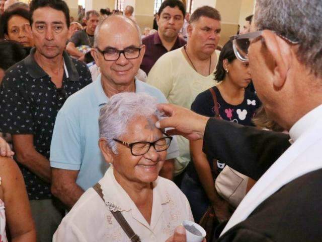 Quarta-Feira de Cinzas aumenta confiss&otilde;es e pedidos de ben&ccedil;&atilde;os