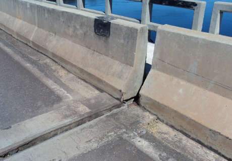  Com vão aproximado de 20 cm em ponte do Rio Paraguai, Corumbá está isolada