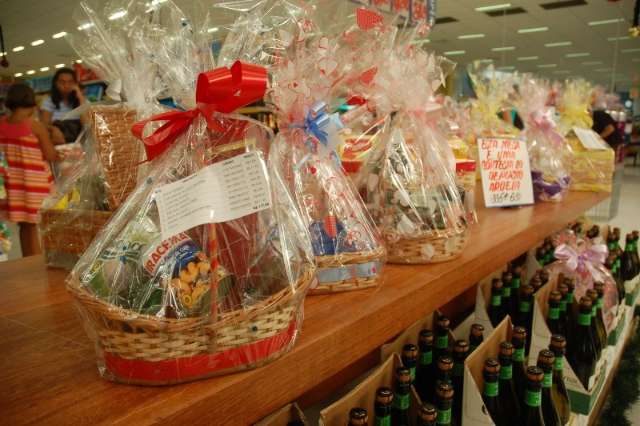 Ceia de Natal na Capital est&aacute; 5,57% mais cara em 2012, aponta Procon