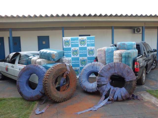 Pol&iacute;cia apreende produtos contrabandeados em caminhonete roubada 