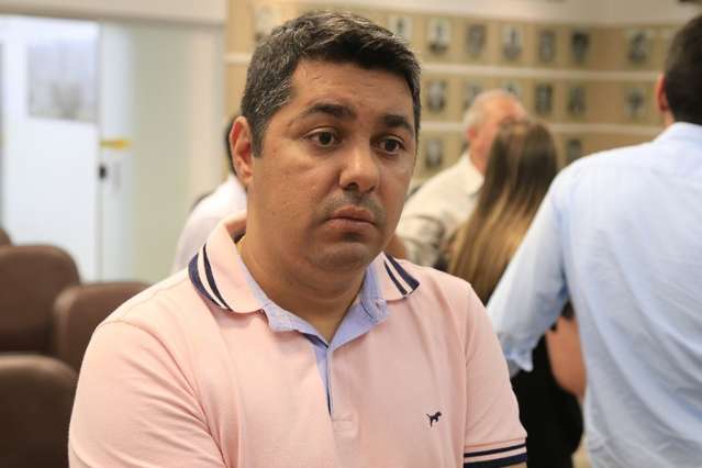 Vereador prop&otilde;e &quot;Bolsa Material Escolar&quot; para fomentar com&eacute;rcio local